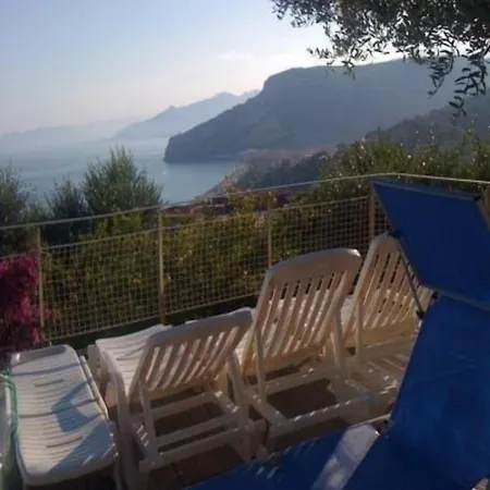 Appartement In Mit Grossem Garten Finale Ligure