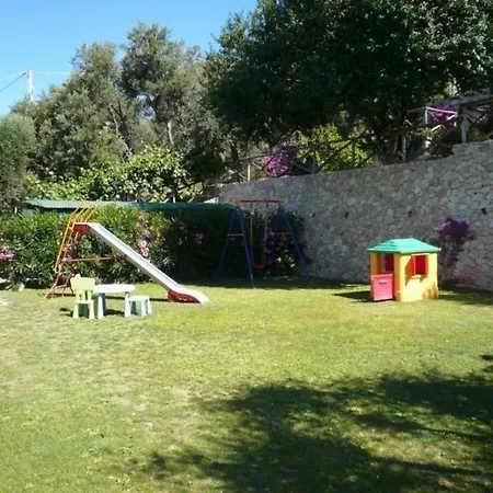 In Mit Grossem Garten * Finale Ligure