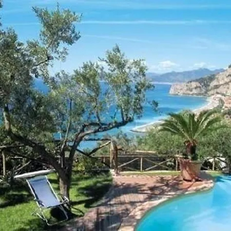 In Mit Grossem Garten Finale Ligure