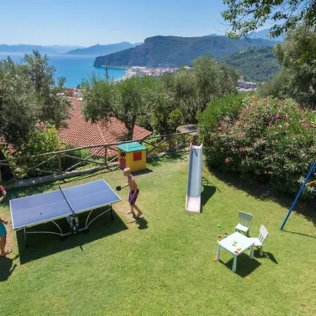 In Mit Grossem Garten * Finale Ligure